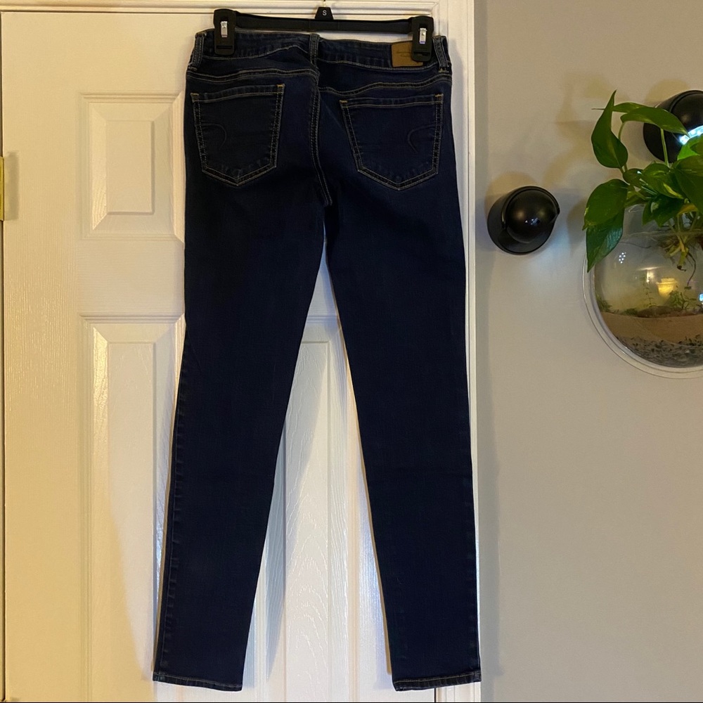 American Eagle AEO Dark Wash Denim Blue Jean Super Stretch Jegging Sz 4 Low Rise - Picture 2 of 4